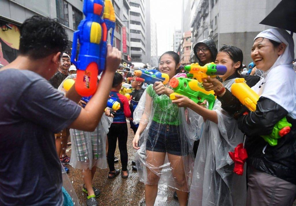 潑水節